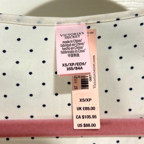 BNWT VICTORIA’S SECRET SILKY SATIN IVORY RUFFLED BLACK POLKA DOT ROBE - Picture 6 of 9